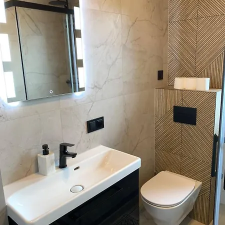 Komfortowy W Spokojnej Dzielnicy Apartment